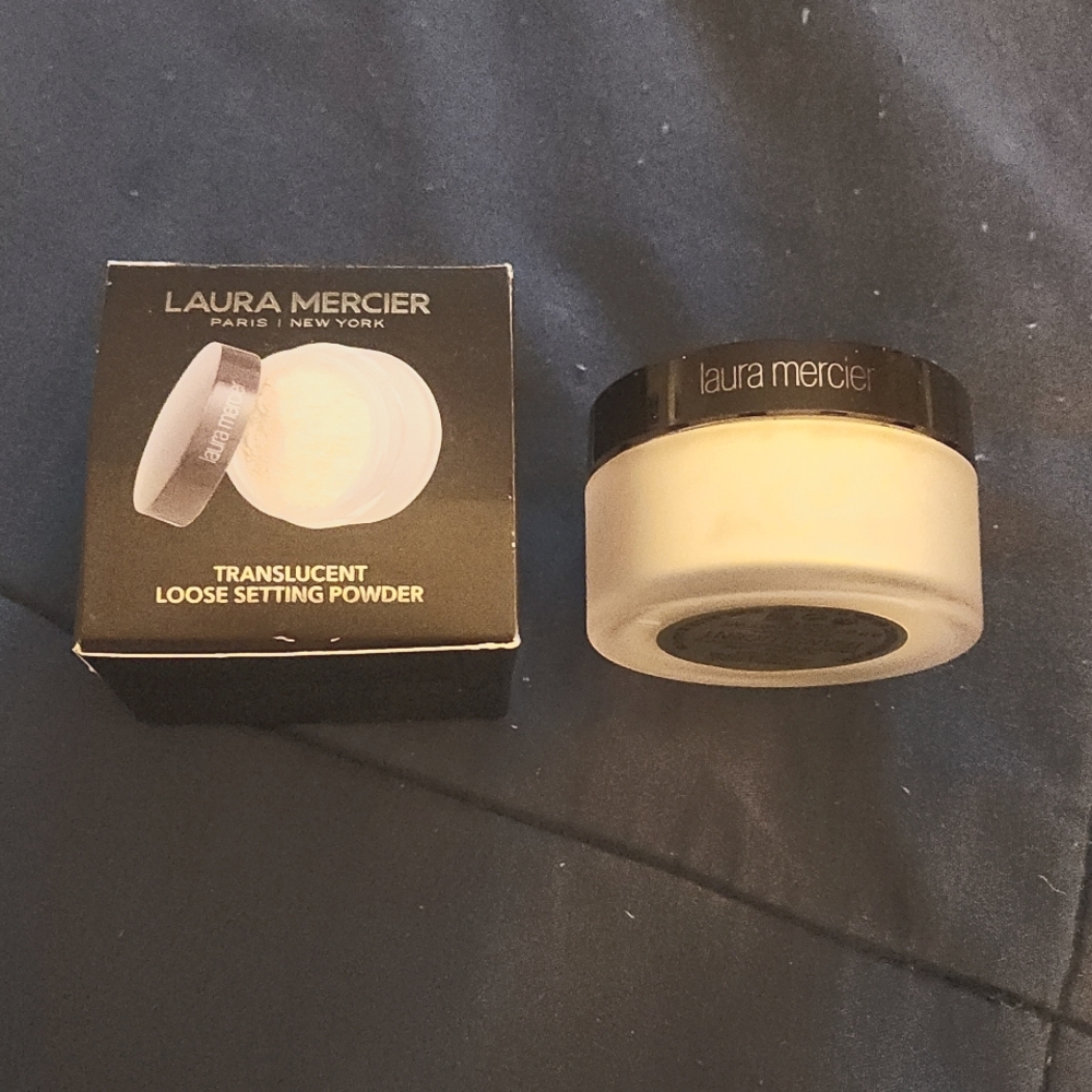 NIB Laura Mercier translucent loose setting powder 0.33 ounces